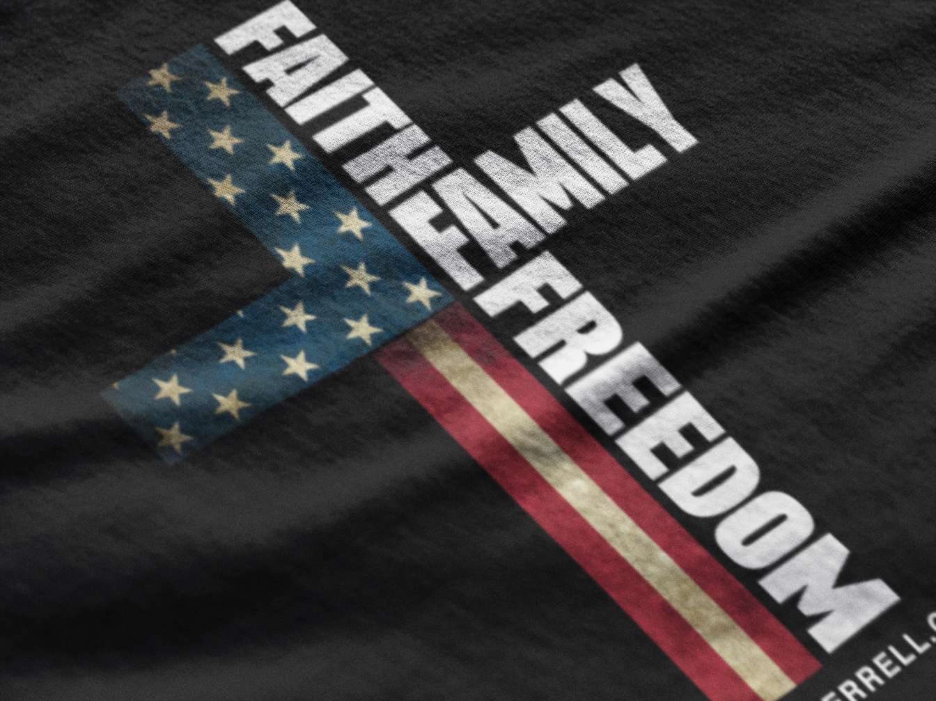 FAITH - FAMILY - FREEDOM  CROSS T-Shirt - MENS-UNISEX DESIGN